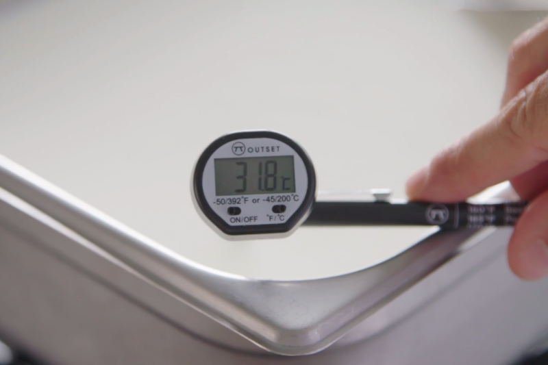 Digital thermometer